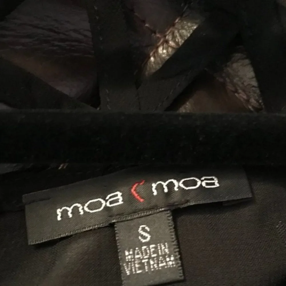 *30of3* Moa Moa blouse. Excellent condition. Size Small. - Picture 8 of 9